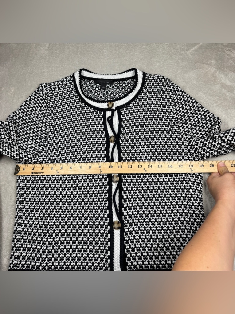 Ann Taylor Black and White Textured Knit Cardigan - Picture 7 of 13